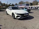 Hyundai Elantra 2023 годаүшін7 150 000 тг. в Алматы – фото 3