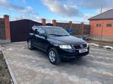 Volkswagen Touareg 2005 года за 4 500 000 тг. в Актобе – фото 3