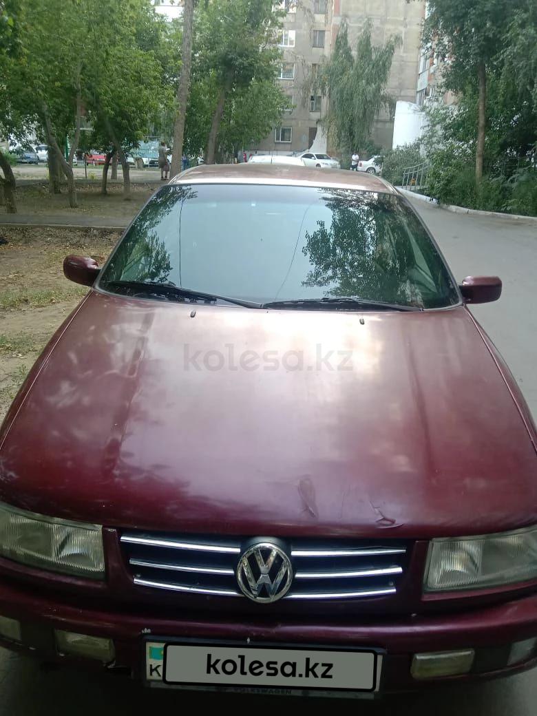 Volkswagen Passat 1994 г.