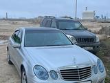 Mercedes-Benz E 240 2003 годаfor5 500 000 тг. в Актау – фото 2