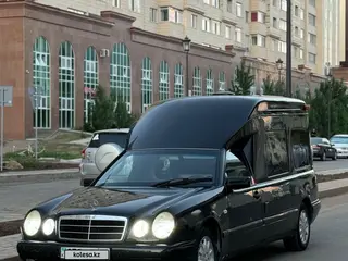 Mercedes-Benz E 290