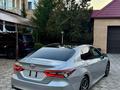 Toyota Camry 2018 года за 10 300 000 тг. в Уральск – фото 7