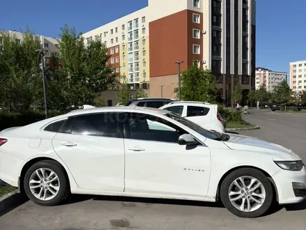 Chevrolet Malibu 2018 года за 6 000 000 тг. в Астана – фото 4