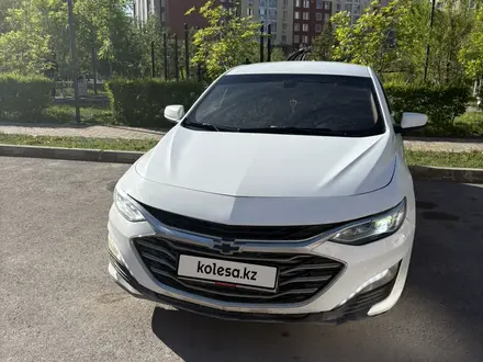 Chevrolet Malibu 2018 года за 6 000 000 тг. в Астана – фото 2