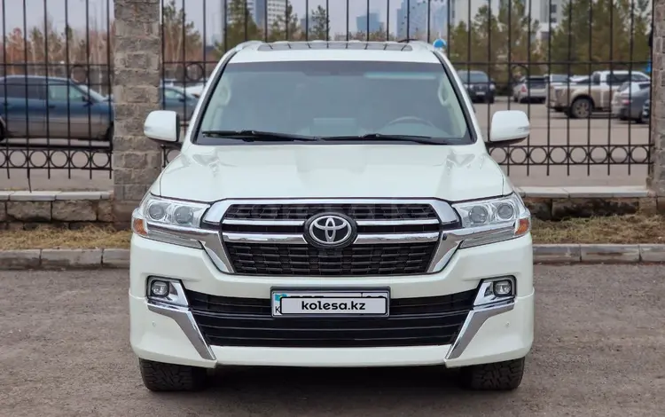 Toyota Land Cruiser 2021 годаүшін44 000 000 тг. в Астана