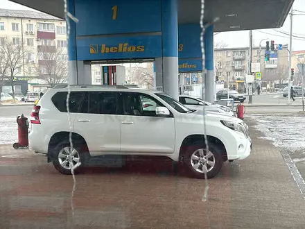 Toyota Land Cruiser Prado 2014 года за 16 490 000 тг. в Атырау