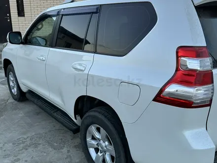 Toyota Land Cruiser Prado 2014 года за 16 490 000 тг. в Атырау – фото 4