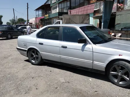 BMW 520 1990 года за 800 000 тг. в Алматы