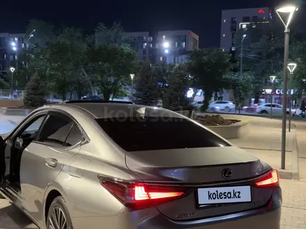 Lexus ES 250 2022 года за 20 000 000 тг. в Алматы – фото 5