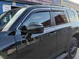 Дефлекторы окон (ветровики) Toyota Land Cruiser 300 c 2021 + за 20 000 тг. в Астана – фото 3