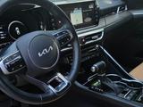 Kia K5 2023 года за 13 400 000 тг. в Шымкент