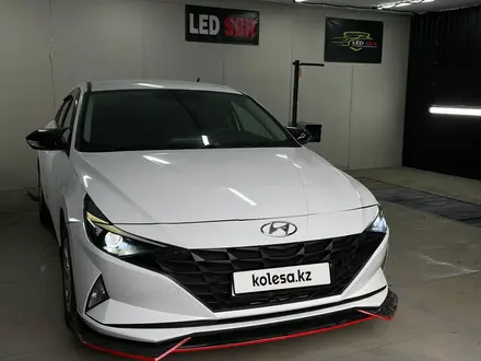 Hyundai Elantra 2022 года за 9 500 000 тг. в Караганда