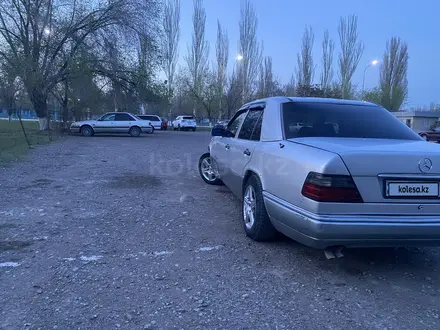 Mercedes-Benz E 280 1992 года за 2 000 000 тг. в Жаркент – фото 3