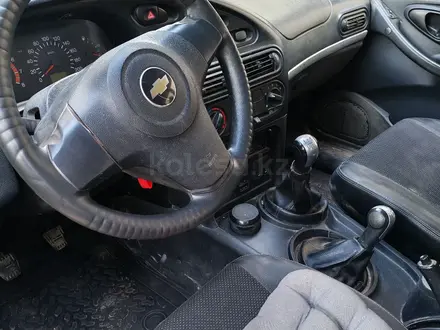 Chevrolet Niva 2014 года за 2 800 000 тг. в Атырау – фото 4