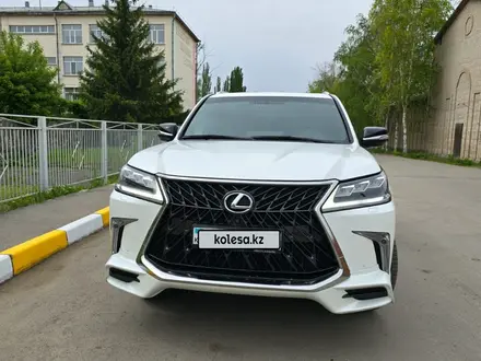 Lexus LX 570 2018 года за 45 500 000 тг. в Петропавловск