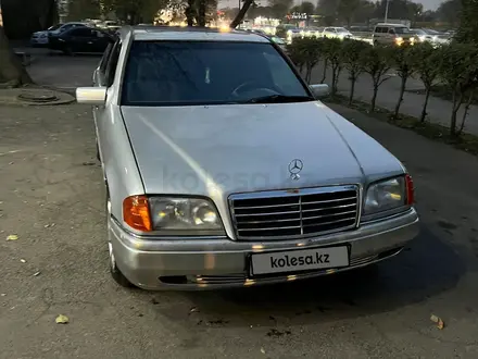 Mercedes-Benz C 200 1994 года за 1 200 000 тг. в Алматы – фото 3