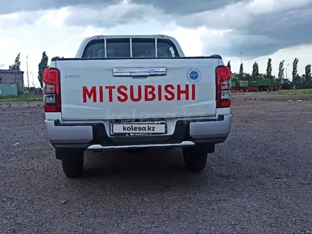 Mitsubishi L200 2023 года за 14 100 000 тг. в Астана – фото 5