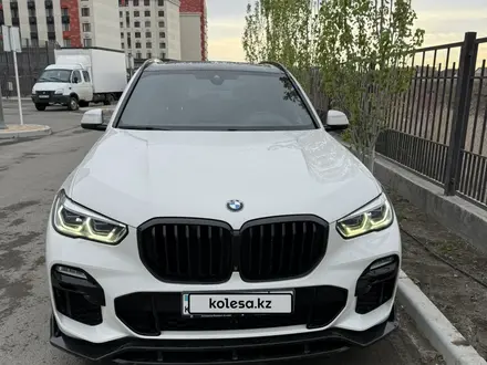 BMW X5 2018 года за 27 000 000 тг. в Астана – фото 3