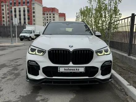 BMW X5 2018 года за 27 000 000 тг. в Астана – фото 2