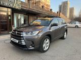 Toyota Highlander 2018 годаүшін15 999 999 тг. в Алматы