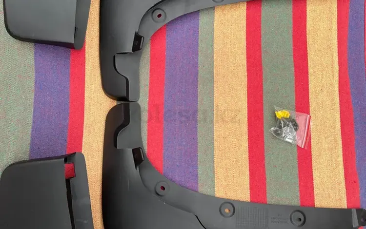 Брызговики Тойота Рав 4 2000-2005 за 7 000 тг. в Алматы