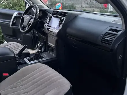 Toyota Land Cruiser Prado 2018 года за 18 000 000 тг. в Алматы – фото 10