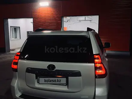 Toyota Land Cruiser Prado 2018 года за 18 000 000 тг. в Алматы – фото 16
