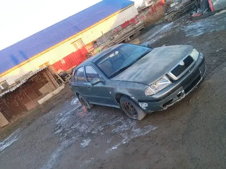 Skoda Octavia 2002 года за 600 000 тг. в Атырау – фото 2