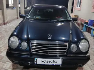 Mercedes-Benz E 240