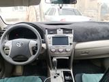 Toyota Camry 2011 годаfor5 000 000 тг. в Актобе – фото 2