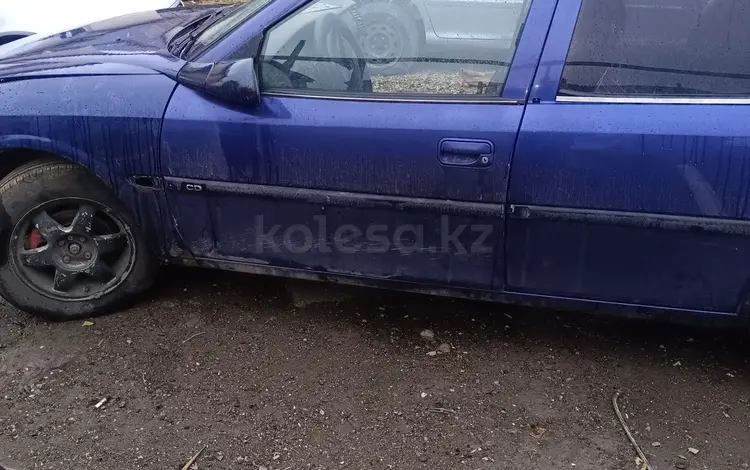 Опель Вектра В 2л матор Акпп сайман ретінде. за 10 000 тг. в Астана