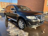 Volkswagen Touareg 2008 года за 6 800 000 тг. в Астана – фото 4