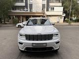 Jeep Grand Cherokee 2017 года за 14 000 000 тг. в Алматы – фото 2