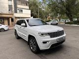 Jeep Grand Cherokee 2017 года за 14 000 000 тг. в Алматы – фото 3
