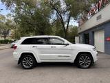Jeep Grand Cherokee 2017 года за 14 000 000 тг. в Алматы – фото 5