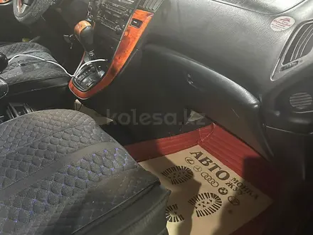 Lexus RX 300 2002 года за 4 000 000 тг. в Актобе – фото 2