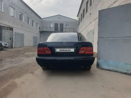 Mercedes-Benz E 230 1995 года за 2 650 000 тг. в Павлодар – фото 5