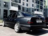 Mercedes-Benz E 320 1994 года за 2 400 000 тг. в Астана – фото 3
