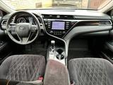 Toyota Camry 2017 годаүшін11 000 000 тг. в Алматы – фото 4