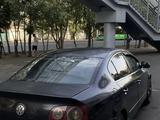 Volkswagen Passat 2005 года за 3 000 000 тг. в Алматы