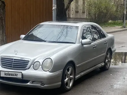 Mercedes-Benz E 320 1997 года за 2 500 000 тг. в Алматы – фото 3