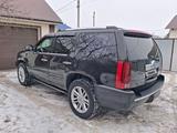 Cadillac Escalade 2007 года за 9 500 000 тг. в Атырау – фото 2