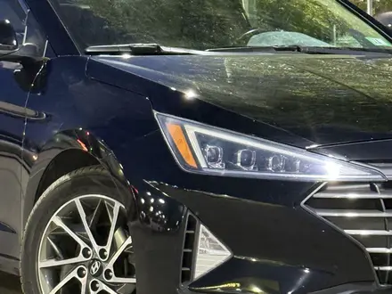 Hyundai Elantra 2019 года за 8 500 000 тг. в Астана