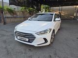 Hyundai Elantra 2018 года за 8 000 000 тг. в Шымкент – фото 2