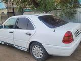 Mercedes-Benz C 180 1995 годаүшін490 000 тг. в Актобе – фото 3