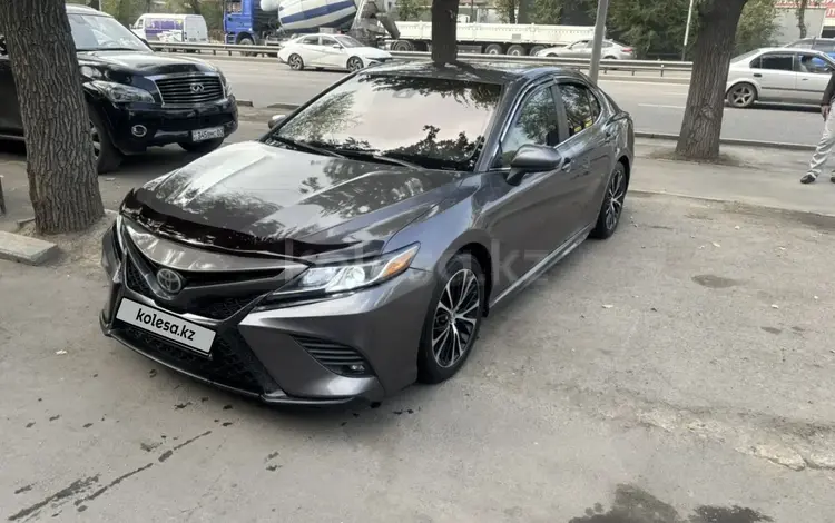 Toyota Camry 2019 года за 10 000 000 тг. в Алматы