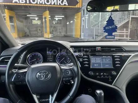 Toyota Camry 2019 года за 10 000 000 тг. в Алматы – фото 6