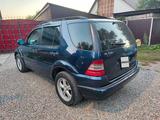 Mercedes-Benz ML 320 1999 годаүшін3 670 000 тг. в Усть-Каменогорск – фото 4
