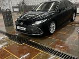 Toyota Camry 2022 года за 14 900 000 тг. в Шымкент – фото 4