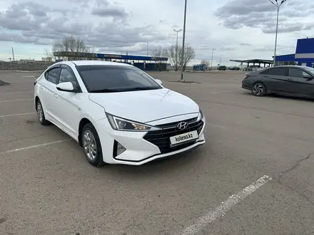 Hyundai Elantra 2019 годаүшін5 900 000 тг. в Астана – фото 4